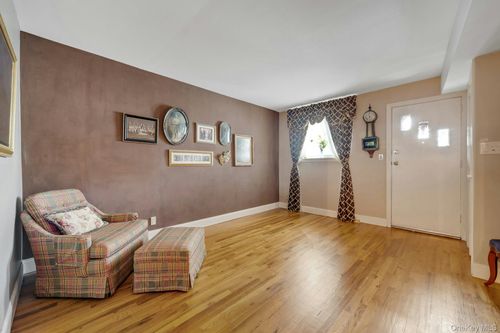48 Elissa Ln, Yonkers, NY, 10710-1804 | Card Image