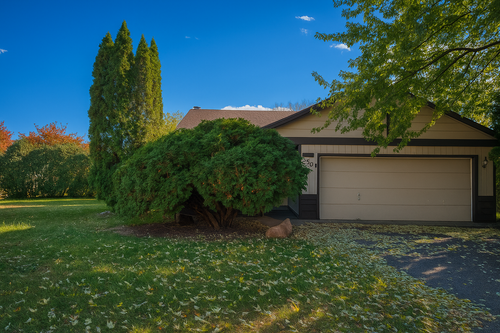 2501 83rd Ave N, Brooklyn Park, MN, 55444-1503 | Card Image