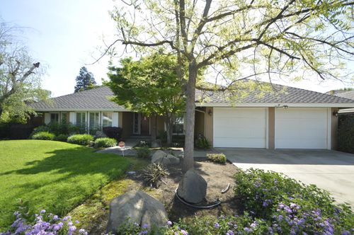 6696 N Malsbary Ave, Fresno, CA, 93711-0819 | Card Image