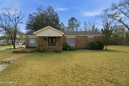 1612 W 7th St, Hattiesburg, MS, 39401-2803 | Card Image
