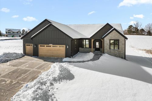 W209N5699 Turnberry Ln, Menomonee Falls, WI, 53052 | Card Image