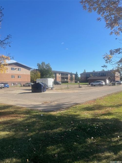 551-531-12 13th St, Weyburn, SK, S4H | Card Image