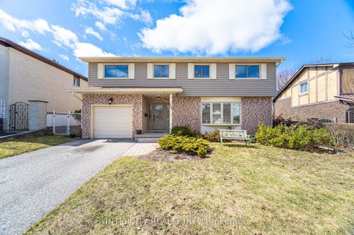 35 Lower Canada Cres, Kitchener, ON, N2P1E9 | Card Image