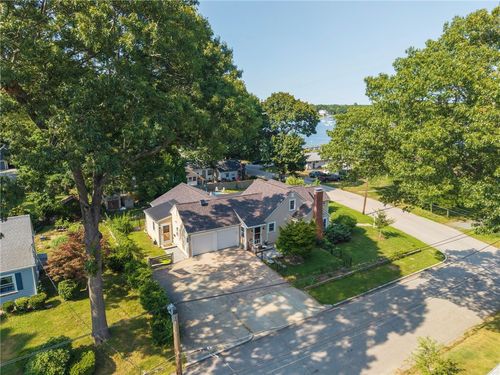 147 Riverside Dr, Riverside, RI, 02915-4839 | Card Image