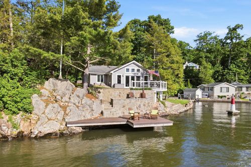53 Shore Ave, Greenwood Lake, NY, 10925-4326 | Card Image