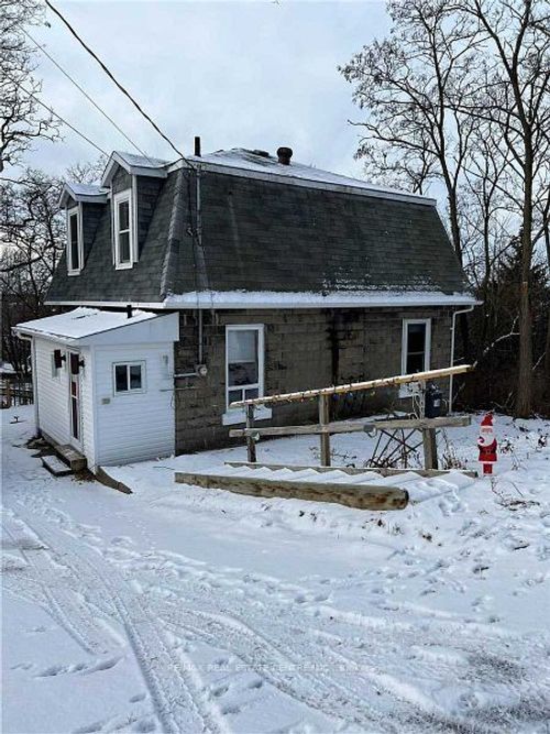 18 Redwood Dr, Parry Sound, ON, P2A2S4 | Card Image