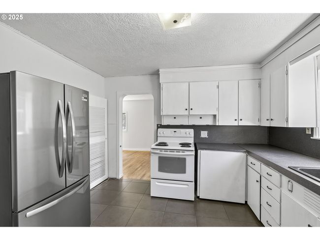5843 Se 90 Th Ave, House other with 3 bedrooms, 2 bathrooms and null parking in Portland OR | Image 11