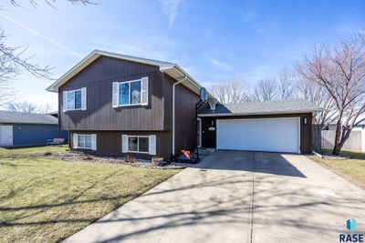 203 Steven St, House other with 3 bedrooms, 2 bathrooms and null parking in Worthing SD | Image 1