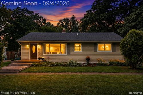 2466 Richwood Rd, Auburn Hills, MI, 48326-2532 | Card Image