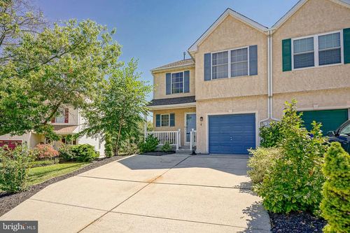 8 Meadow Ct, SEWELL, NJ, 08080-3722 | Card Image