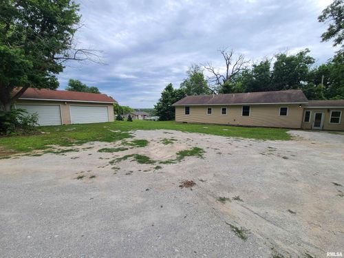 3604 Nobis Dr, Davenport, IA, 52802-3010 | Card Image