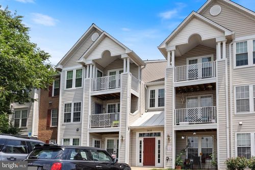 202-2452 Apple Blossom Ln, ODENTON, MD, 21113-2801 | Card Image