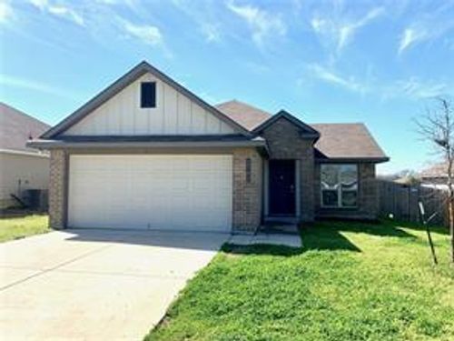 2702 Montana Ave, Bryan, TX, 77803-1877 | Card Image