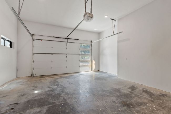 Garage | Image 50