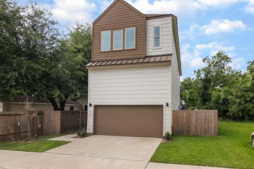 1411 E 34th St, Houston, TX, 77022-6409 | Card Image
