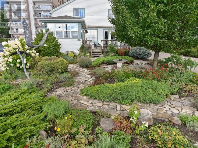 92 Water St E, House other with 2 bedrooms, 3 bathrooms and 2 parking in Brockville ON | Image 37