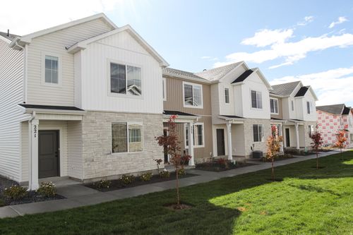253 690 S, Smithfield, UT, 84335 | Card Image