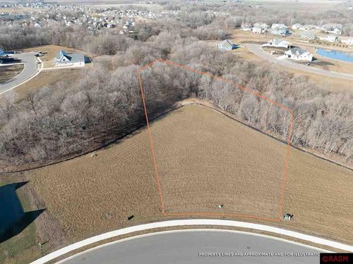 2121 Deerwood Dr, North Mankato, MN, 56003-7510 | Card Image