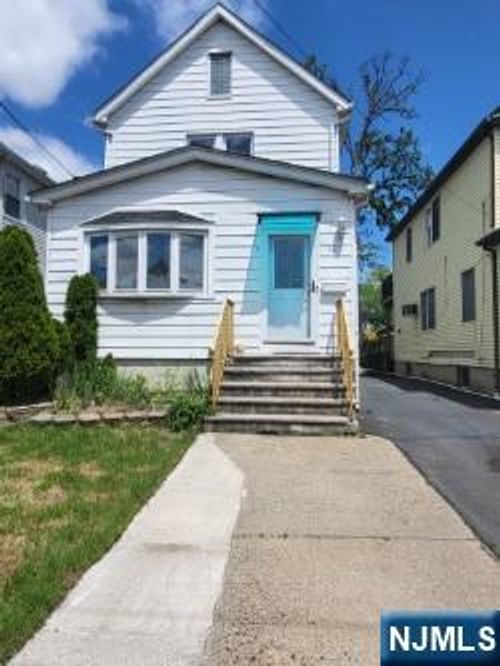 122 Woodland Ave, Little Ferry, NJ, 07643-1023 | Card Image