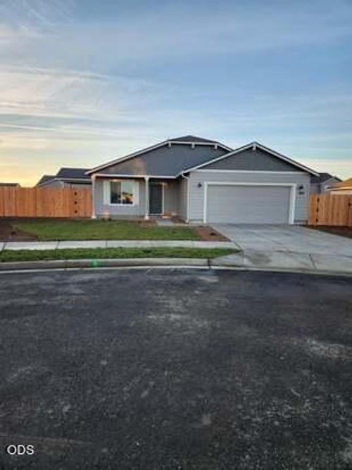 339 Nw Par Avenue, Madras, OR, 97741 | Card Image