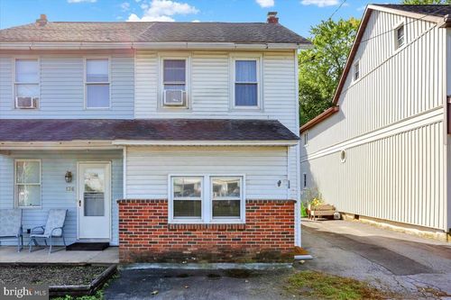 134 E Penn Ave, Alburtis, PA, 18011-9546 | Card Image