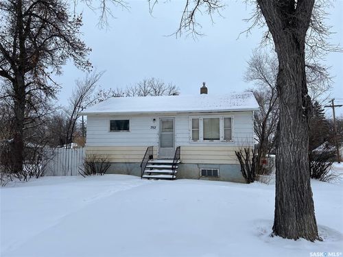 702 Princess St, Regina, SK, S4T3X7 | Card Image