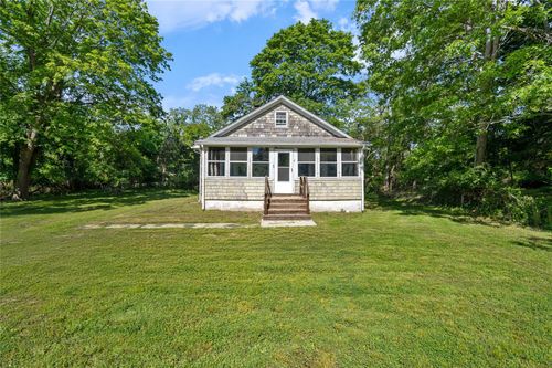 34 Strongs Ln, East Patchogue, NY, 11772-5402 | Card Image