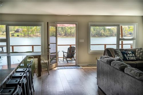 218 Friar Tuck Ter, Lexington, NC, 27292-7828 | Card Image
