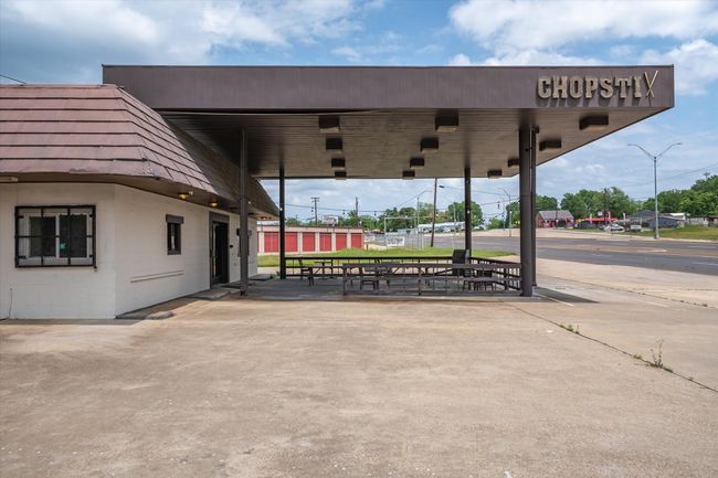 1907 W Oak St, Home with 0 bedrooms, 0 bathrooms and null parking in Palestine TX | Image 4