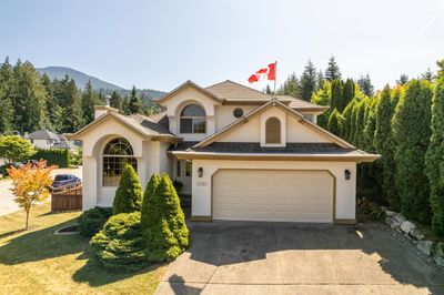 1030 Condor Rd, House other with 4 bedrooms, 2 bathrooms and 2 parking in Squamish BC | Image 1