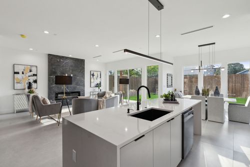 4031 Brundrette St, Dallas, TX, 75212-1717 | Card Image