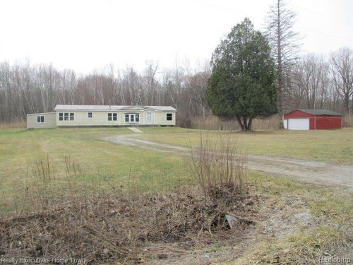 8067 Lambs Rd, Wales, MI, 48027-2613 | Card Image