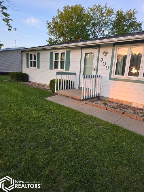 909 N Clayton St, Afton, IA, 50830-1076 | Card Image