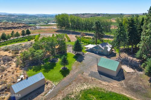 1013 Potter Rd, Tieton, WA, 98947-9792 | Card Image