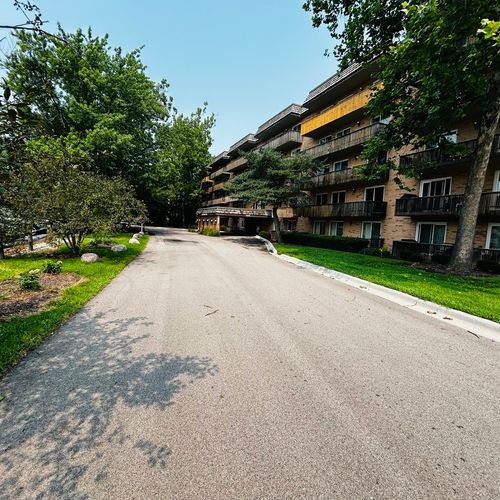 205-505 Redondo Dr, Downers Grove, IL, 60516-4634 | Card Image