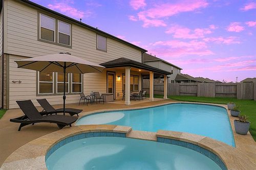 3905 Chartham Ln, Pearland, TX, 77584-2512 | Card Image