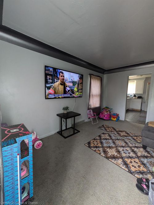 18651 Warwick St, Detroit, MI, 48219-2820 | Card Image