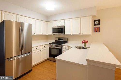 44 Heather Ct, Monmouth Junction, NJ, 08852-2656 | Card Image