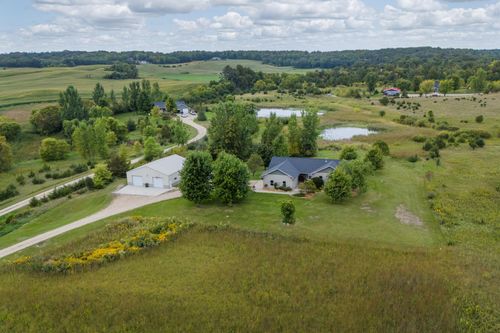 14708 195th Ave Ne, Hawick, MN, 56273-7804 | Card Image