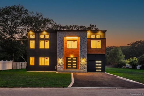 26 Tremont Ave, Patchogue, NY, 11772-1437 | Card Image