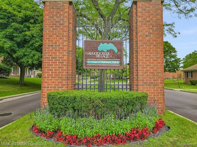 113 - 29624 Middlebelt Road, Condo with 2 bedrooms, 2 bathrooms and null parking in Farmington Hills MI | Image 3