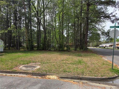 206 Hogart St, Franklin, VA, 23851-2528 | Card Image