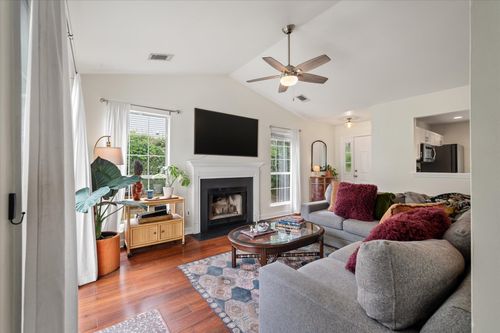 573 Antebellum Ln, Mount Pleasant, SC, 29464-7856 | Card Image