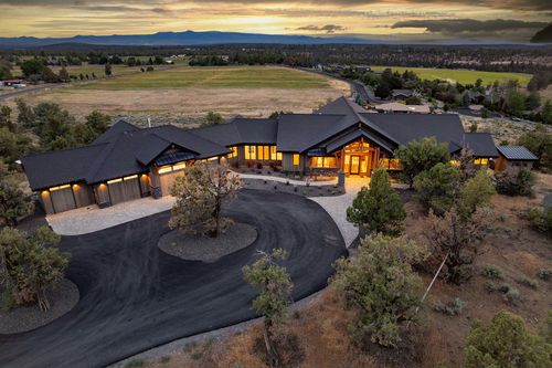20440 Swalley Rd, Bend, OR, 97703-8443 | Card Image