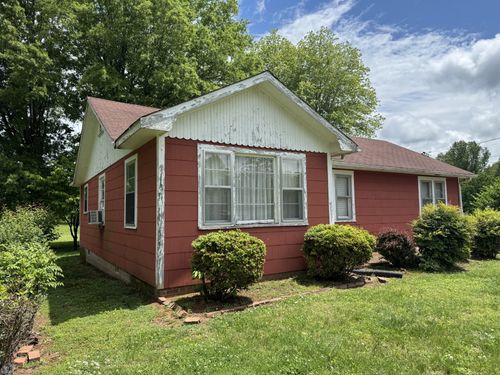 216 Wyatt St N, Bruceton, TN, 38317-2105 | Card Image