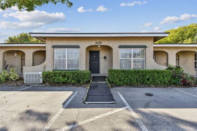 105 - 225 Ranier Cove, Condo with 1 bedrooms, 1 bathrooms and null parking in Casselberry FL | Image 1