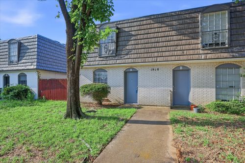 a-1910 W Sanford St, Arlington, TX, 76012-4571 | Card Image
