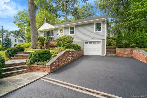 1 Ann Pl, Port Washington, NY, 11050-2427 | Card Image