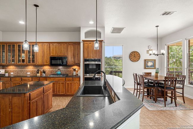 151 Player Rdg, House other with 4 bedrooms, 3 bathrooms and null parking in Spring Branch TX | Image 9