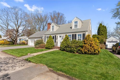55 Lindy Ave, Riverside, RI, 02915-2615 | Card Image